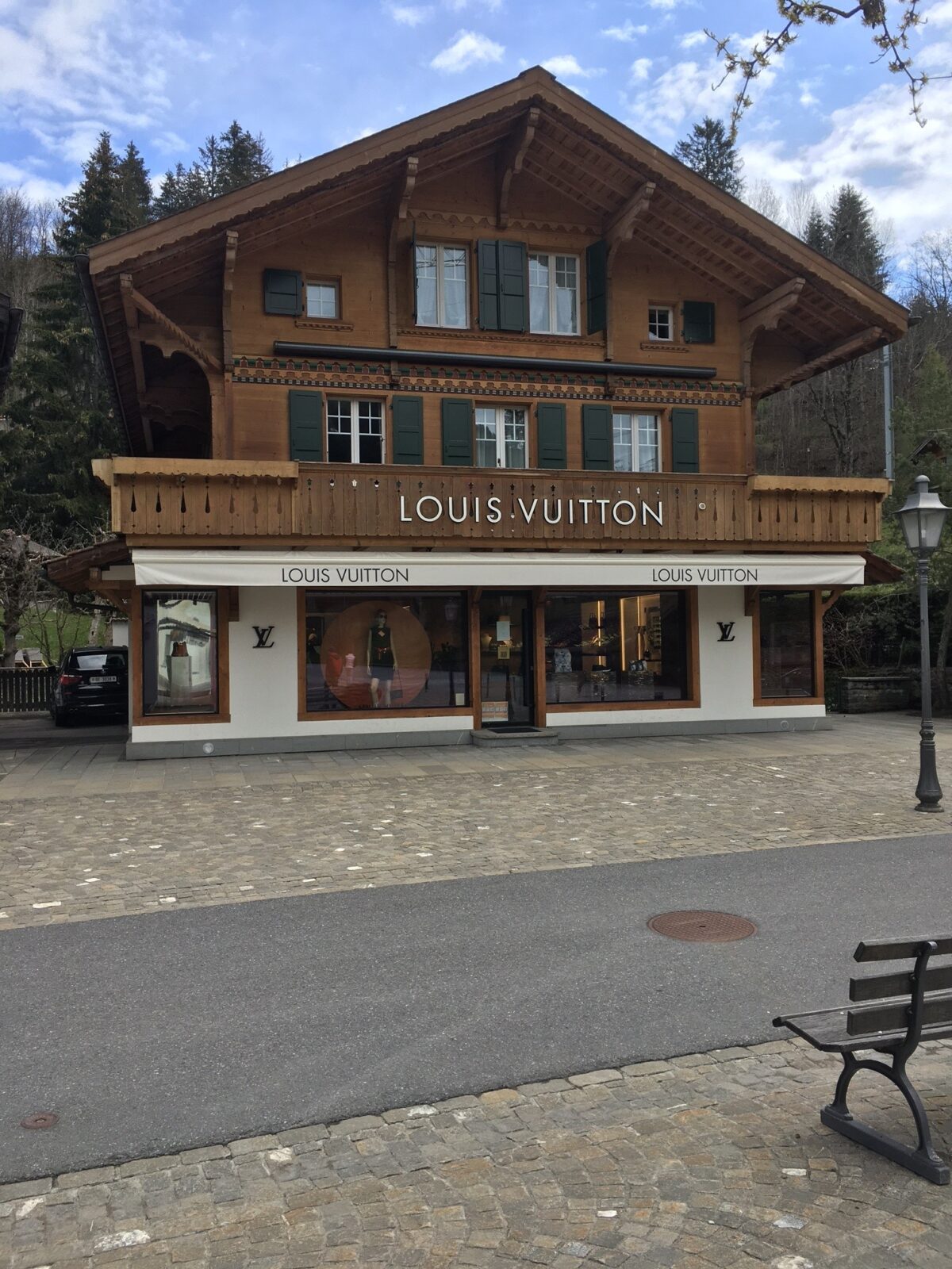 louis-vuitton-gstaad-semashow